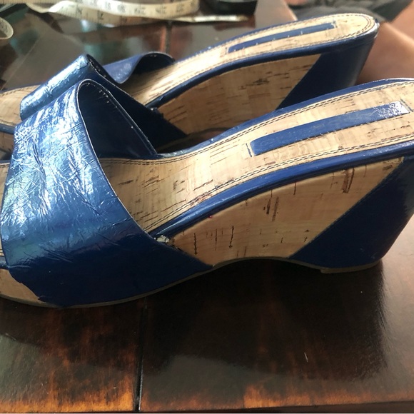 3/$25 BANDOLINO 8.5 Royal blue wedge sandals - Picture 7 of 11
